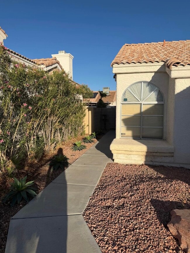 7041 Harbor View Dr