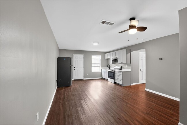 Photo - 313 Olympian Dr