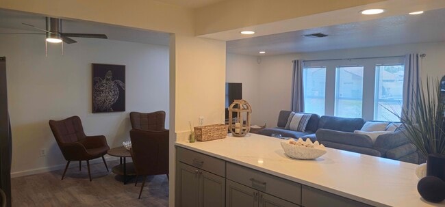 Photo - 589 Coconut St