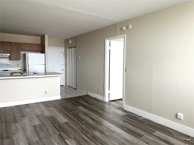 Photo - 2501 Riverside Dr Unit 506-A