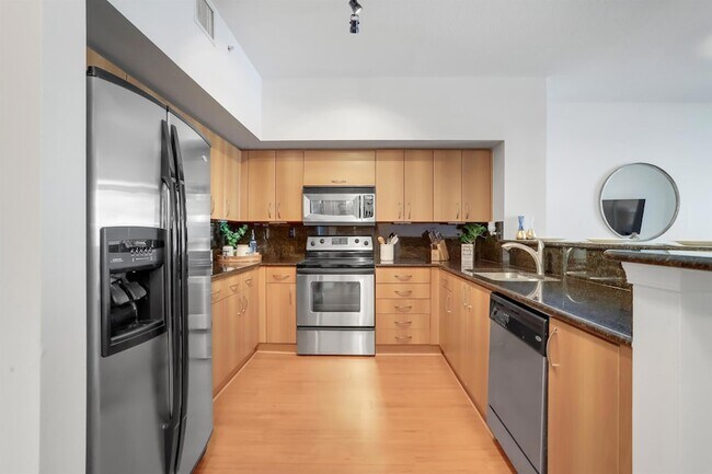 Photo - 255 NE 3rd Ave Unidad 2316