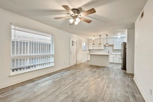 Building Photo - 1529 Wirt Rd Unit 48 Rental