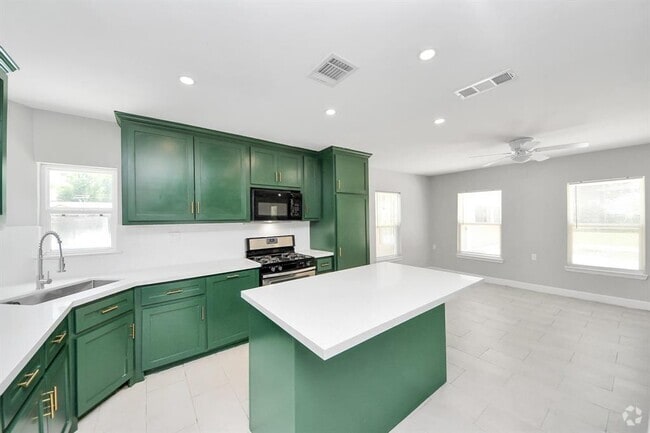Building Photo - 6735 Alpine Dr Rental