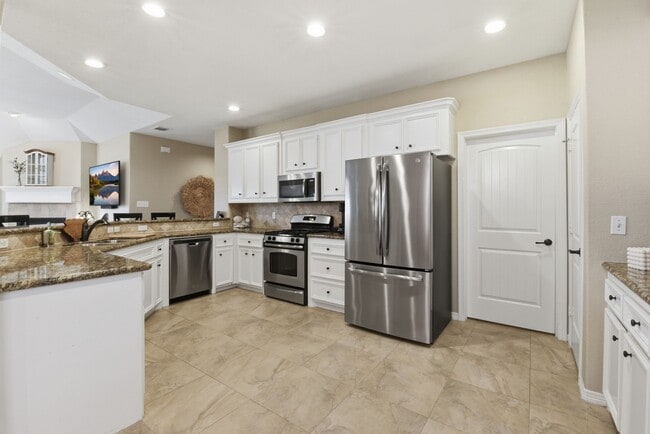 Photo - 102 Golfview Ct