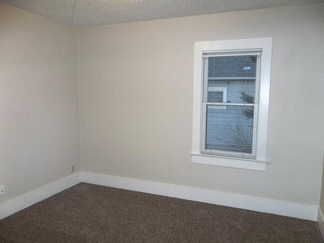 Photo - 334 E Elizabeth St Unit B