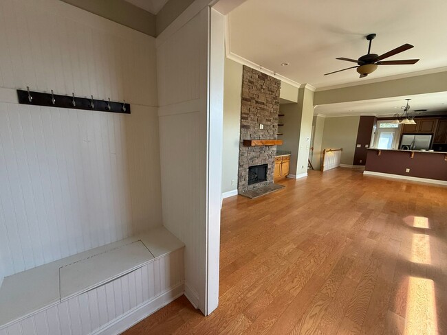 Photo - 263 Solamere Ln
