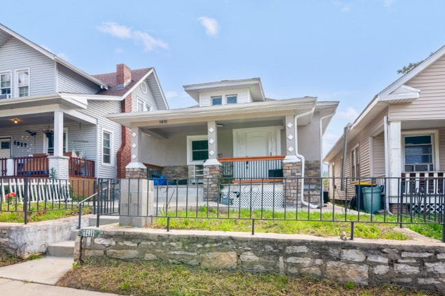 Building Photo - 1911 N Allis St Rental