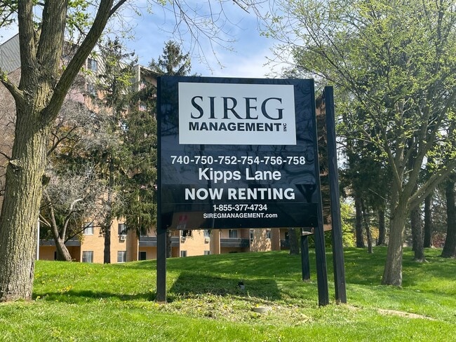 Photo - River Park Towers