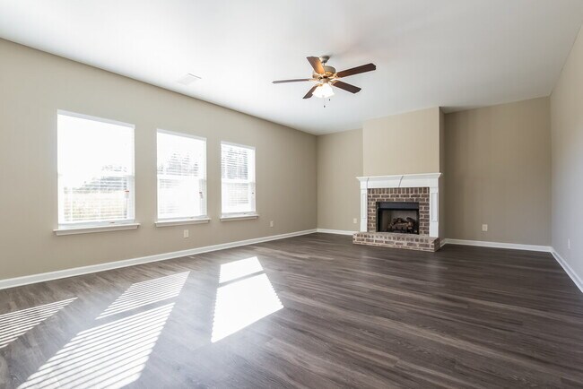 Photo - 336 Crescent Woode Dr