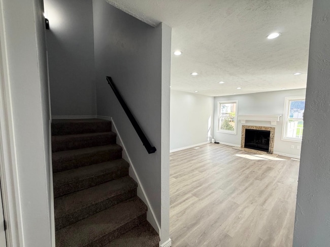 Photo - 8335 S 1050 E