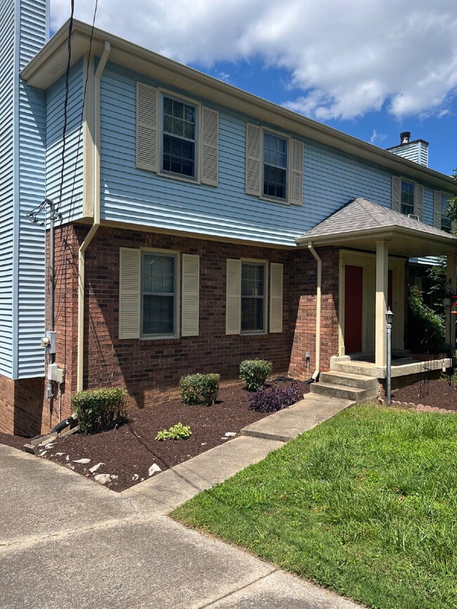 Photo - "Charming 3-Bedroom Retreat in Nashville – Spacious 1,149 Sq Ft with 1.5 Baths!"