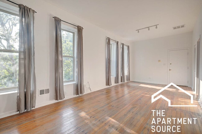 Building Photo - 2732 W Chicago Ave Unit 3R