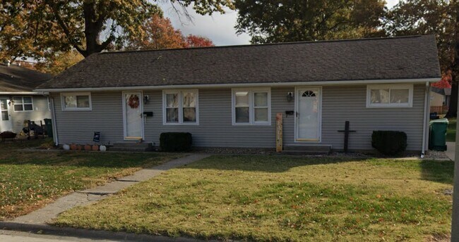 Photo - 664 N Walnut St