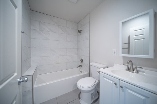 Photo - 118 E Shady Grove Dr