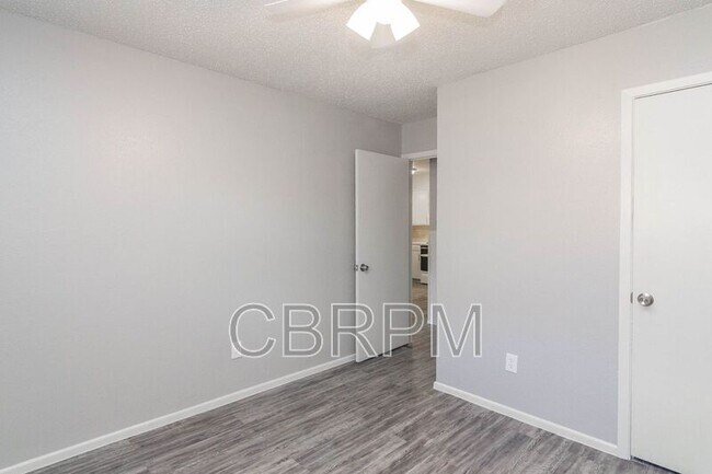 Photo - 1317 52nd St