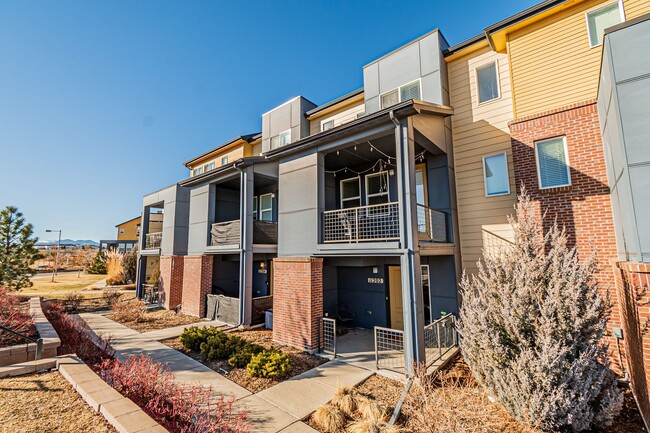 2BD, 2.5BA Broomfield Townhome with 2-Car ... - 2BD, 2.5BA Broomfield Townhome with 2-Car ...