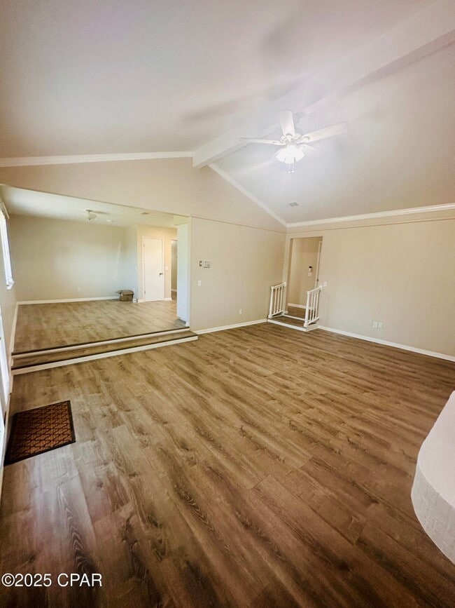 Photo - 618 Gabriel St