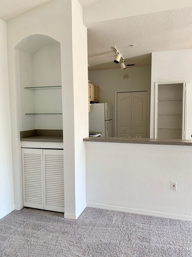 Photo - Updated 2/1 at Visconti, new carpet & paint, vaulted ceilings!