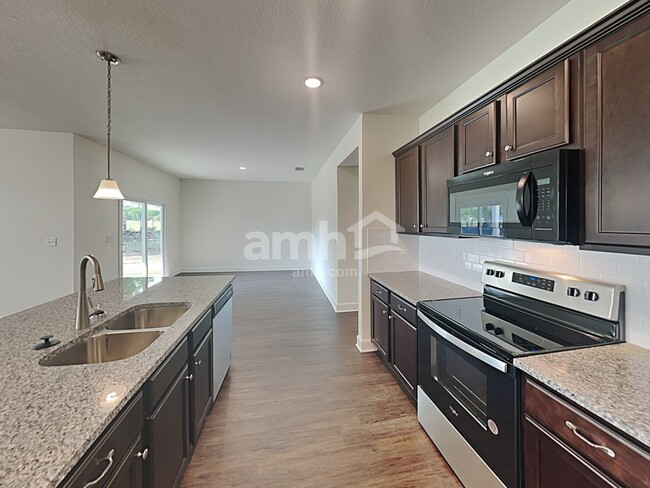 Photo - 1070 Tan Tara Trl