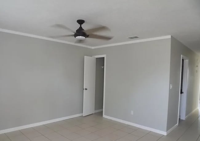 Photo - 2712 Oak Hammock Dr
