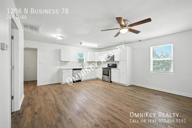 Photo - 1206 TX-78 BUS