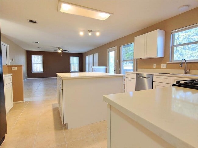 Photo - 1101 Wood Creek Dr