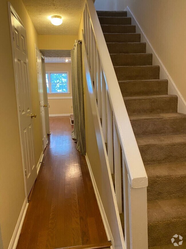 Building Photo - 1909 S Milledge Ave Unit 02jsrental
