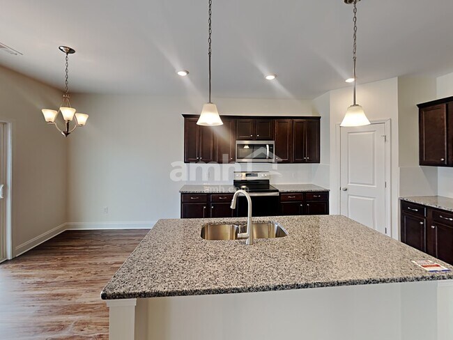 Photo - 1353 Lomond Dr