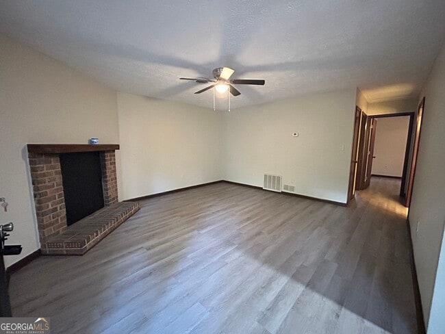 Building Photo - 127 Alden Ct