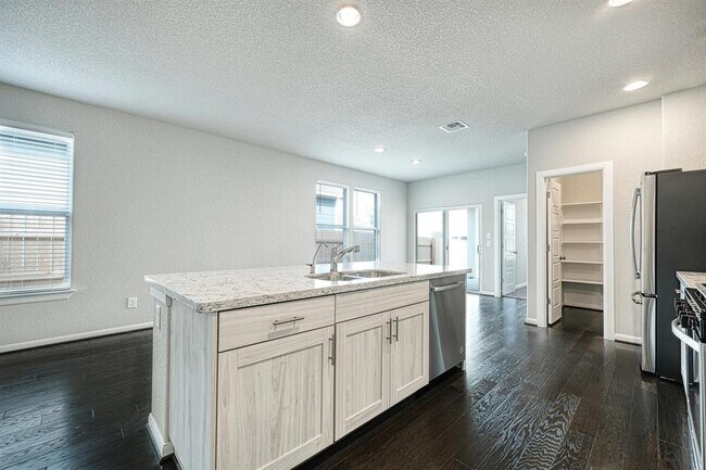 Photo - 7631 Europa Ave