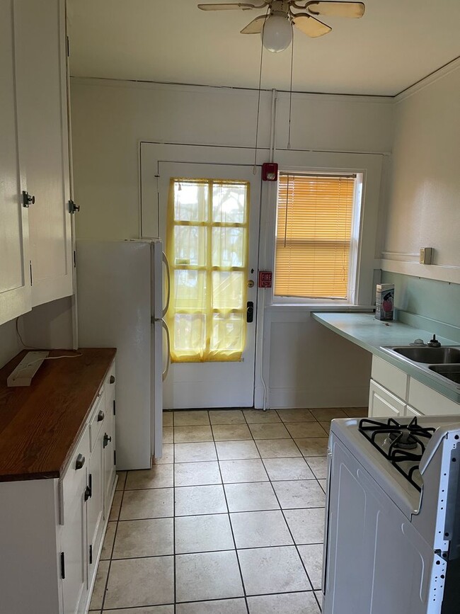 Photo - GrandAveW302-6 Unit GrandAveW302_6