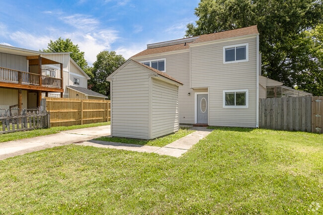 Building Photo - 220 W Saltwood Pl Rental