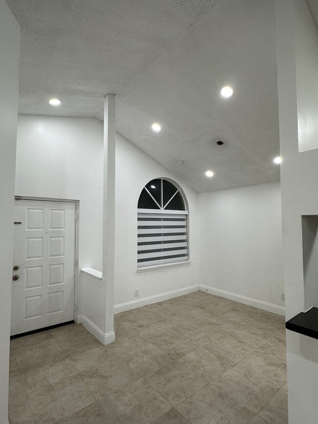 Photo - 10521 SW 158th Ct Unidad 208