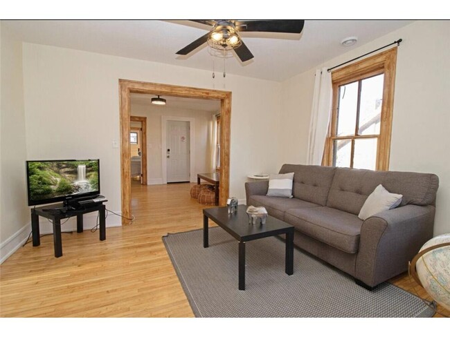 Photo - 1211 5th St NE