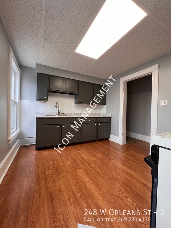 Building Photo - 248 W Orleans St Unit 3 Rental