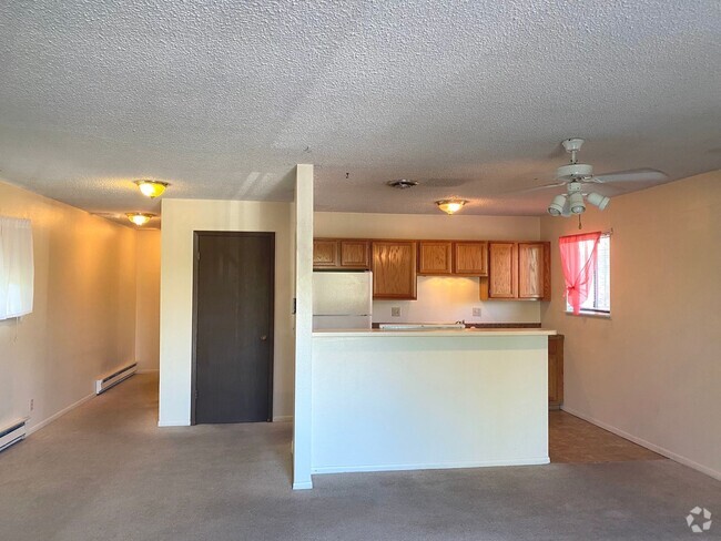 Building Photo - 867 Birch Ave Unit 1 Rental