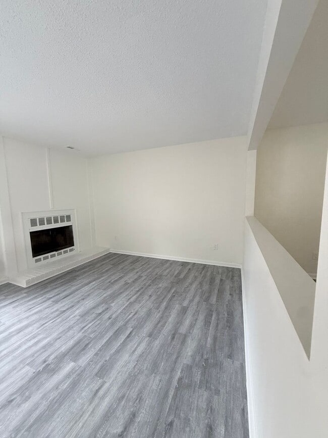 Building Photo - 3775 Chimney Creek Dr