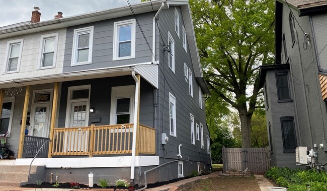 Building Photo - 307 Washington St