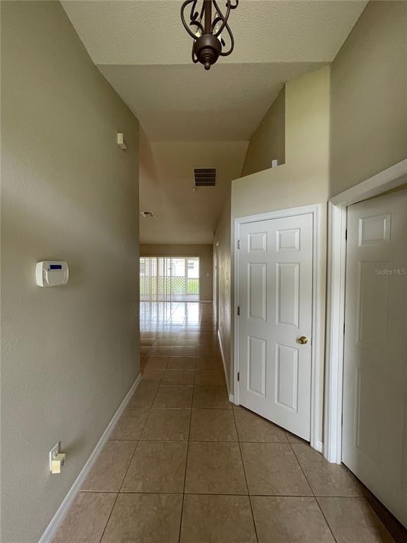 Photo - 207 Cranbrook Dr