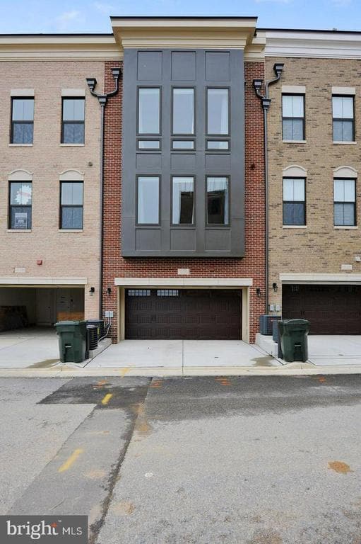 520 Harborview Dr