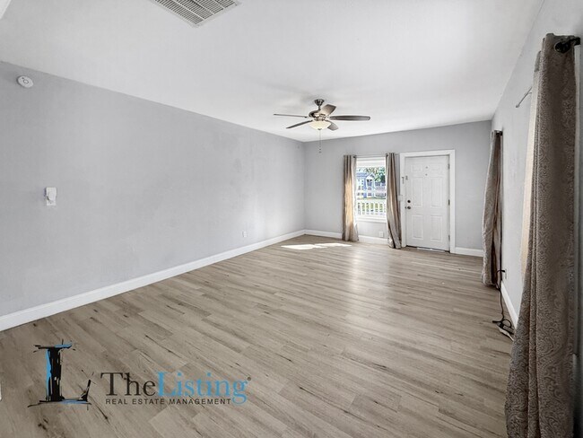 Photo - 6920 N Central Ave