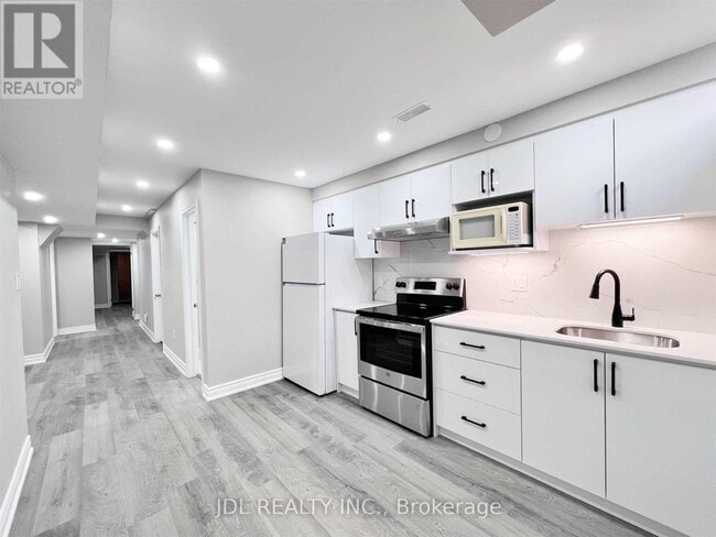 Photo - 43 Portage Ave