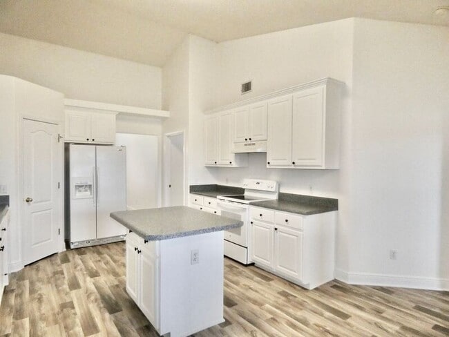 Photo - 7945 Amethyst Dr