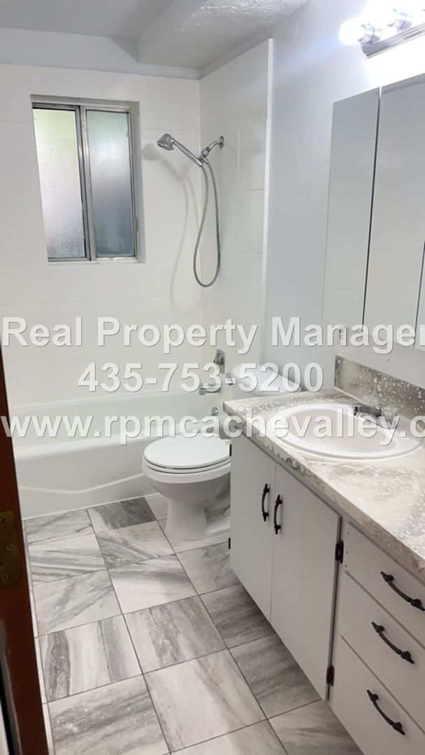 Photo - 420 1/2 N 200 W # 1-4 Unit 420 1/2 N 200 W Apt 4