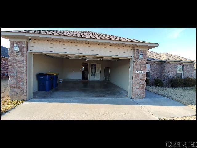 Photo - 2405 Canterbury Ln