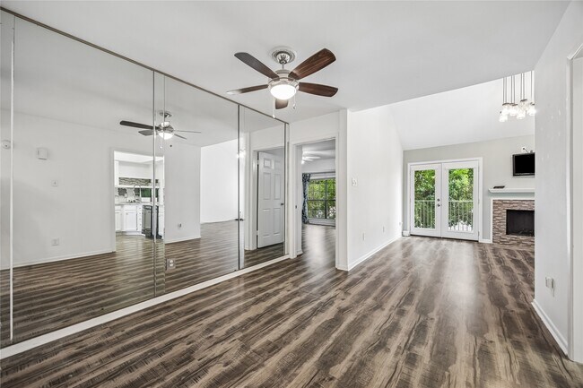 Photo - 763 Bering Dr Unit B
