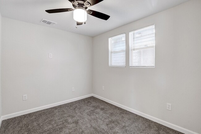 Photo - 3122 W César E Chávez Blvd