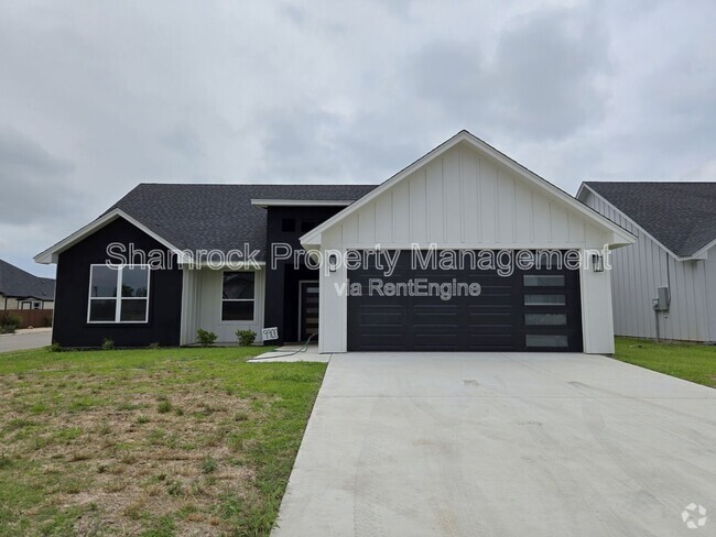Building Photo - 9900 Ridings Dr Rental
