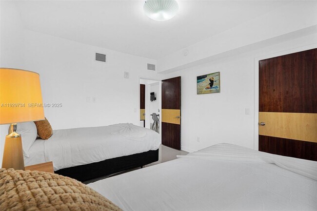 Building Photo - 1025 94th St Unit 9