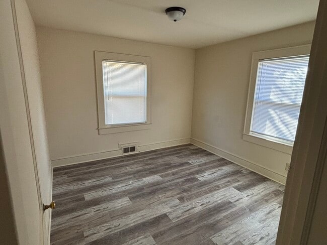 Photo - 311 Sunset Dr